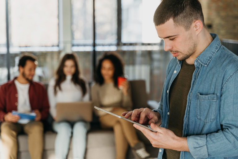 Como Adotar Tecnologias no Trabalho e Maximizar Seus Benefícios