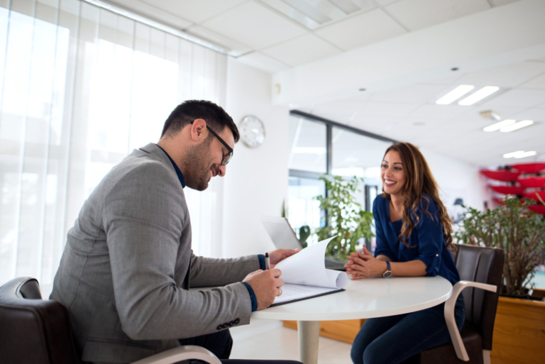 Entrevista de Emprego: Como Responder à Pergunta “Fale Sobre Você” com Impacto Profissional